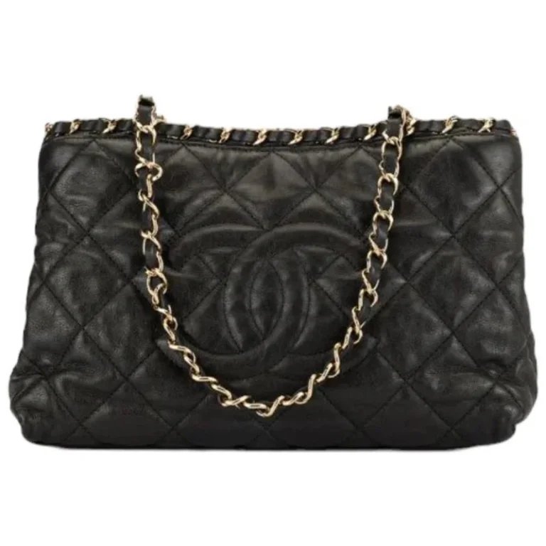 CHANEL small quilted chain shoulder bag Dubai