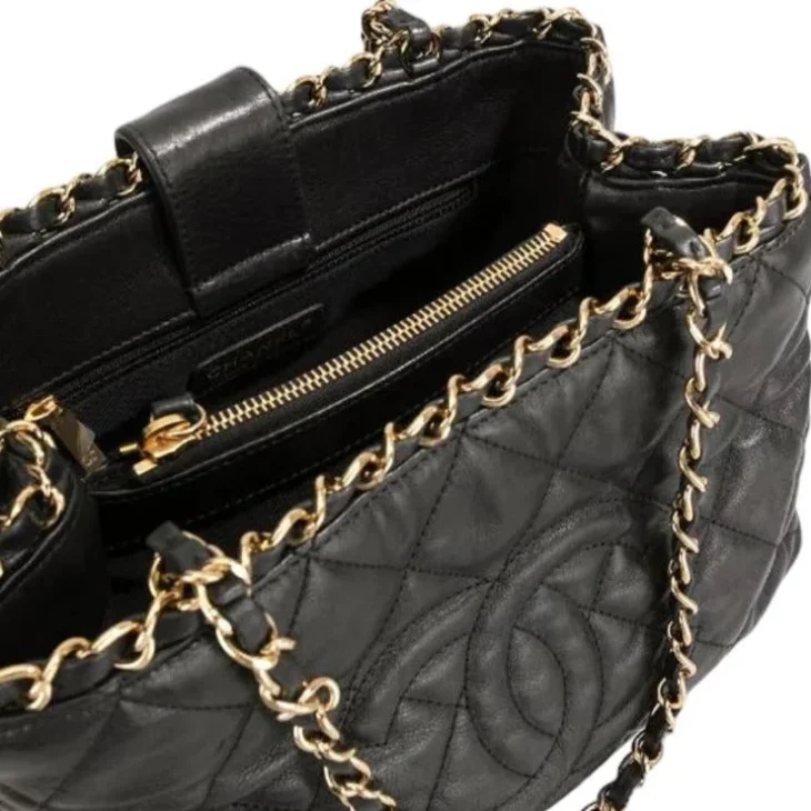 CHANEL small quilted chain shoulder bag in Dubai