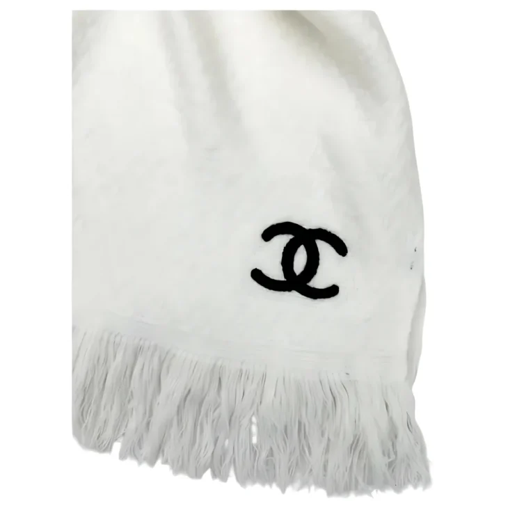 Chanel Cashmere scarf Very good condition White, Cashmere - Image 3